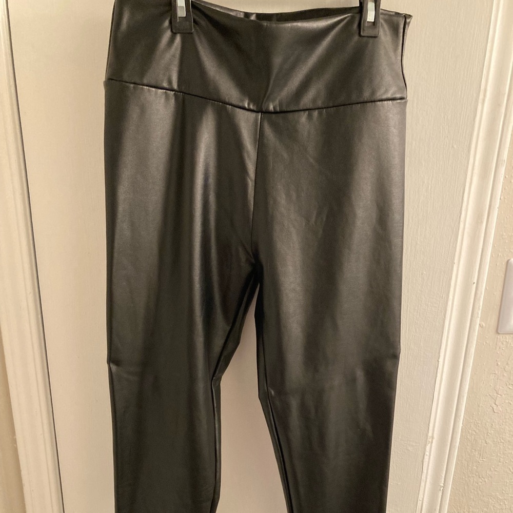 Faux Leather Fleece Lined Legging- Size XL- Color: Black